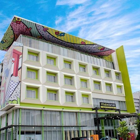 Maxonehotels.Com At Vivo Palembang Kültér fotó