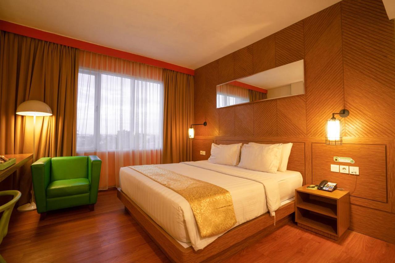Maxonehotels.Com At Vivo Palembang Kültér fotó