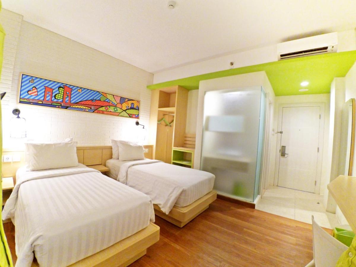 Maxonehotels.Com At Vivo Palembang Kültér fotó
