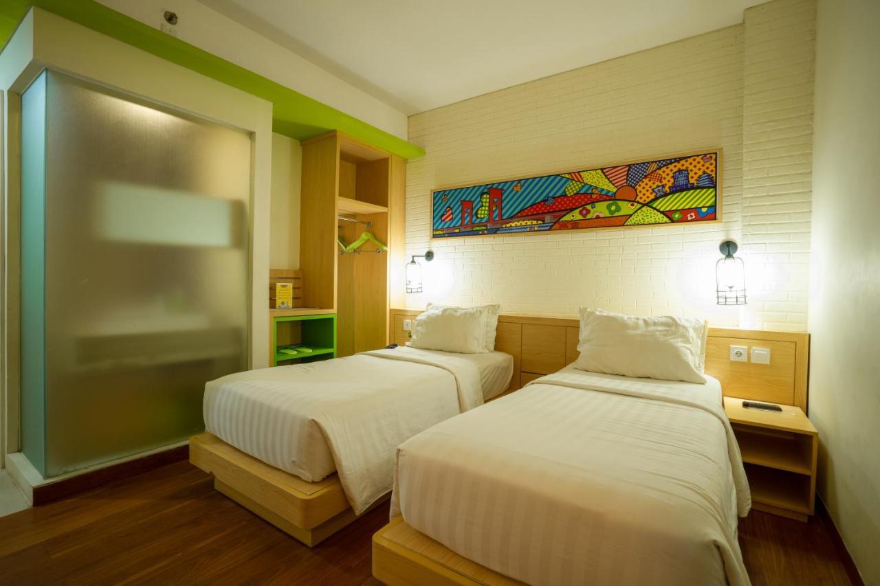 Maxonehotels.Com At Vivo Palembang Kültér fotó