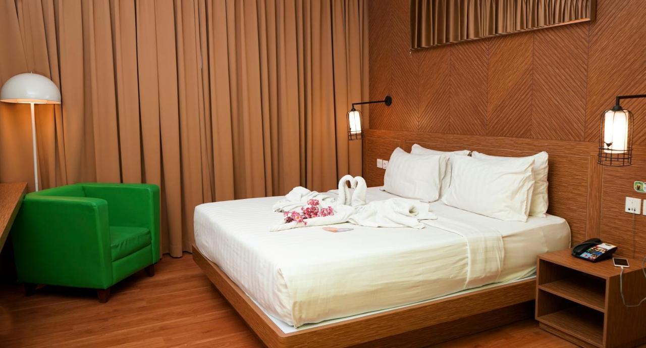 Maxonehotels.Com At Vivo Palembang Kültér fotó