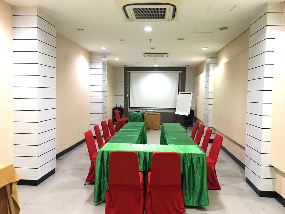 Maxonehotels.Com At Vivo Palembang Kültér fotó
